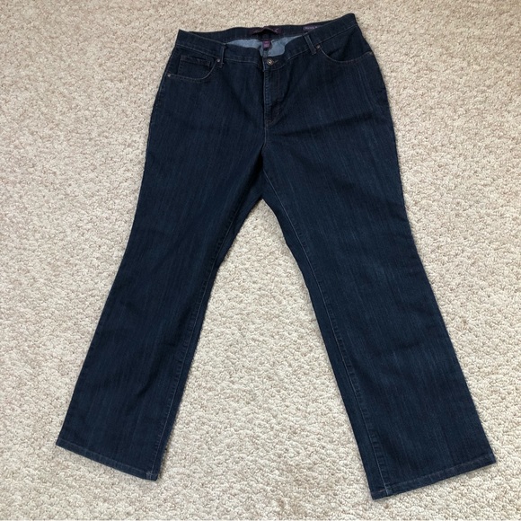 EUC Gloria Vanderbilt ladies jeans. Size 18W - Picture 2 of 5